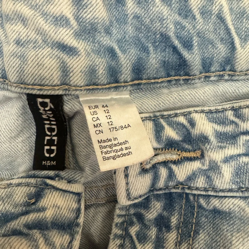 💙H&M JEANS💙 - Picture 3 of 3